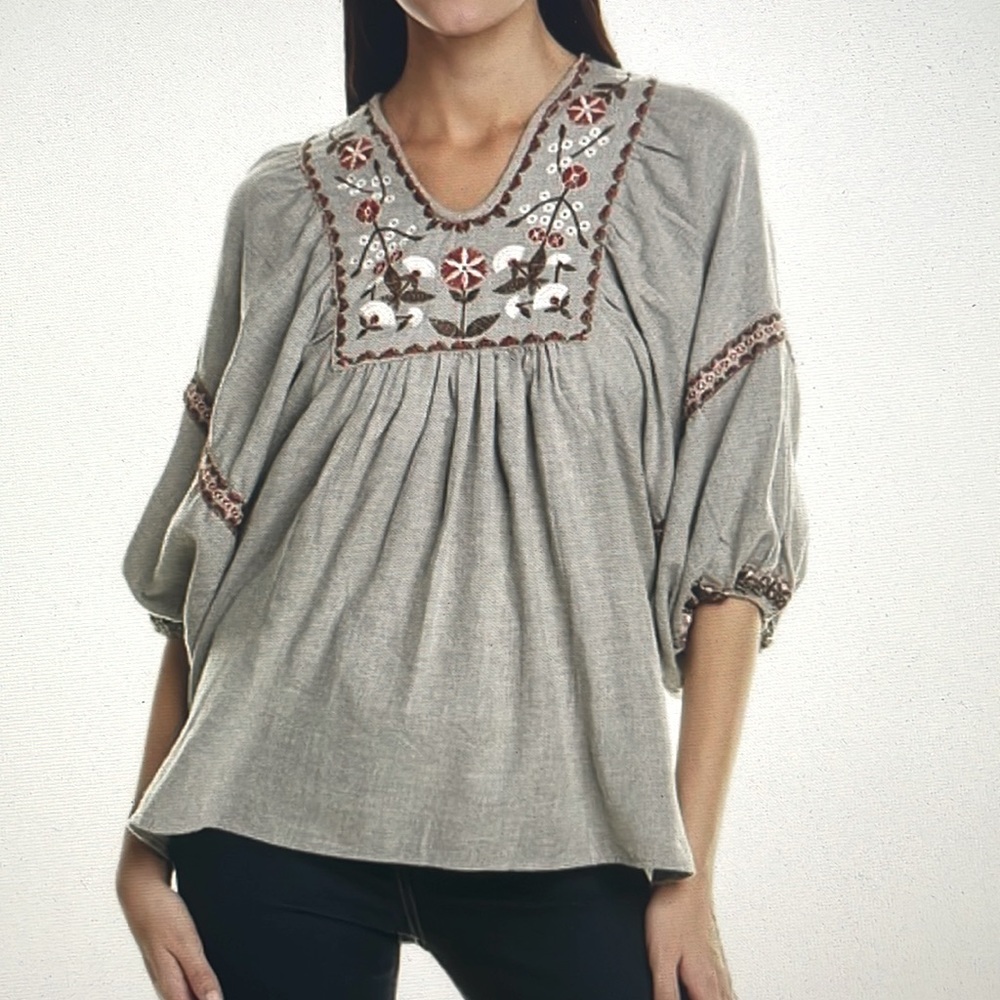 MAX STUDIO EMBROIDERY PEASANT STYLE BLOUSE. - Picture 2 of 9